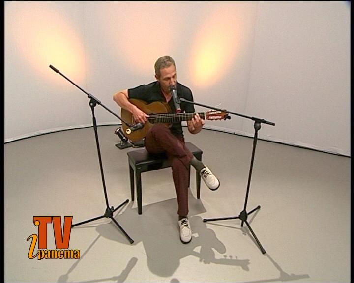 Der Virtuose der Guitar Andre Krikula spielt bei Tv Ipanema.jpg - Der Virtuose der Guitarre: André Krikula spielt bei Tv Ipanema